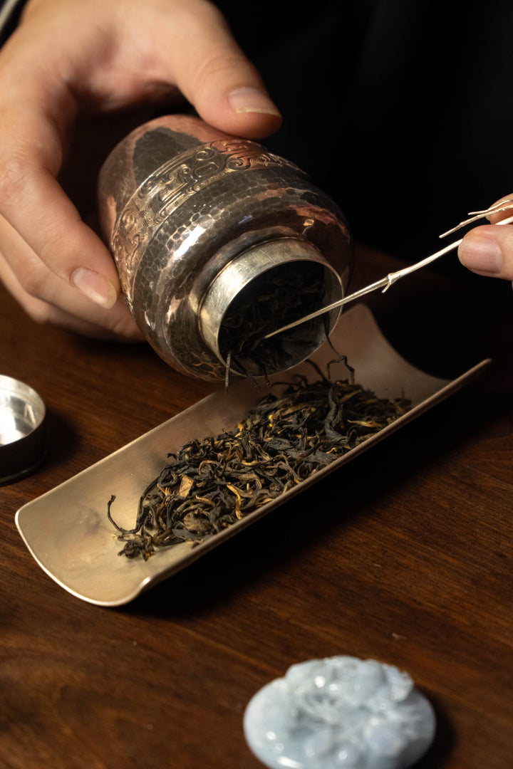 Hồng trà là gì ? Phân biệt hồng trà và trà đen, tác dụng và nghệ thuật